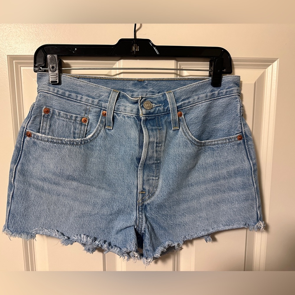 NWOT Levi's 501 Light Blue Women's Jean Shorts Size 26 (2/3)